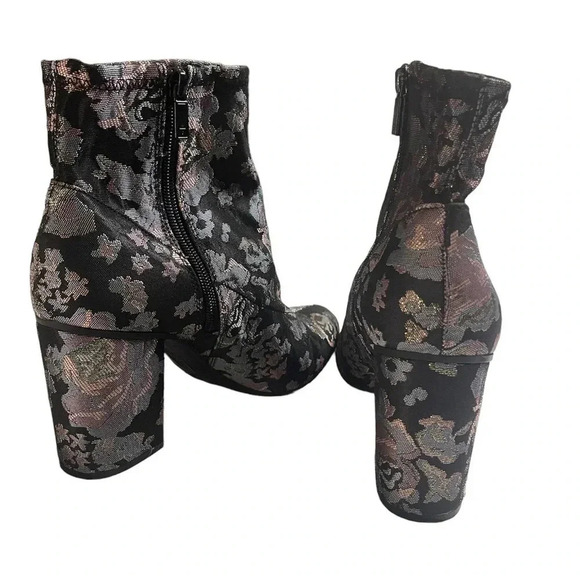 Reaction Kenneth Cole Booties - Picture 5 of 7